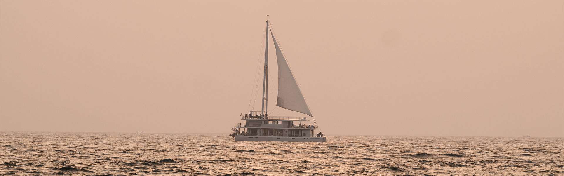 Colombo Sunset Cruise Experience